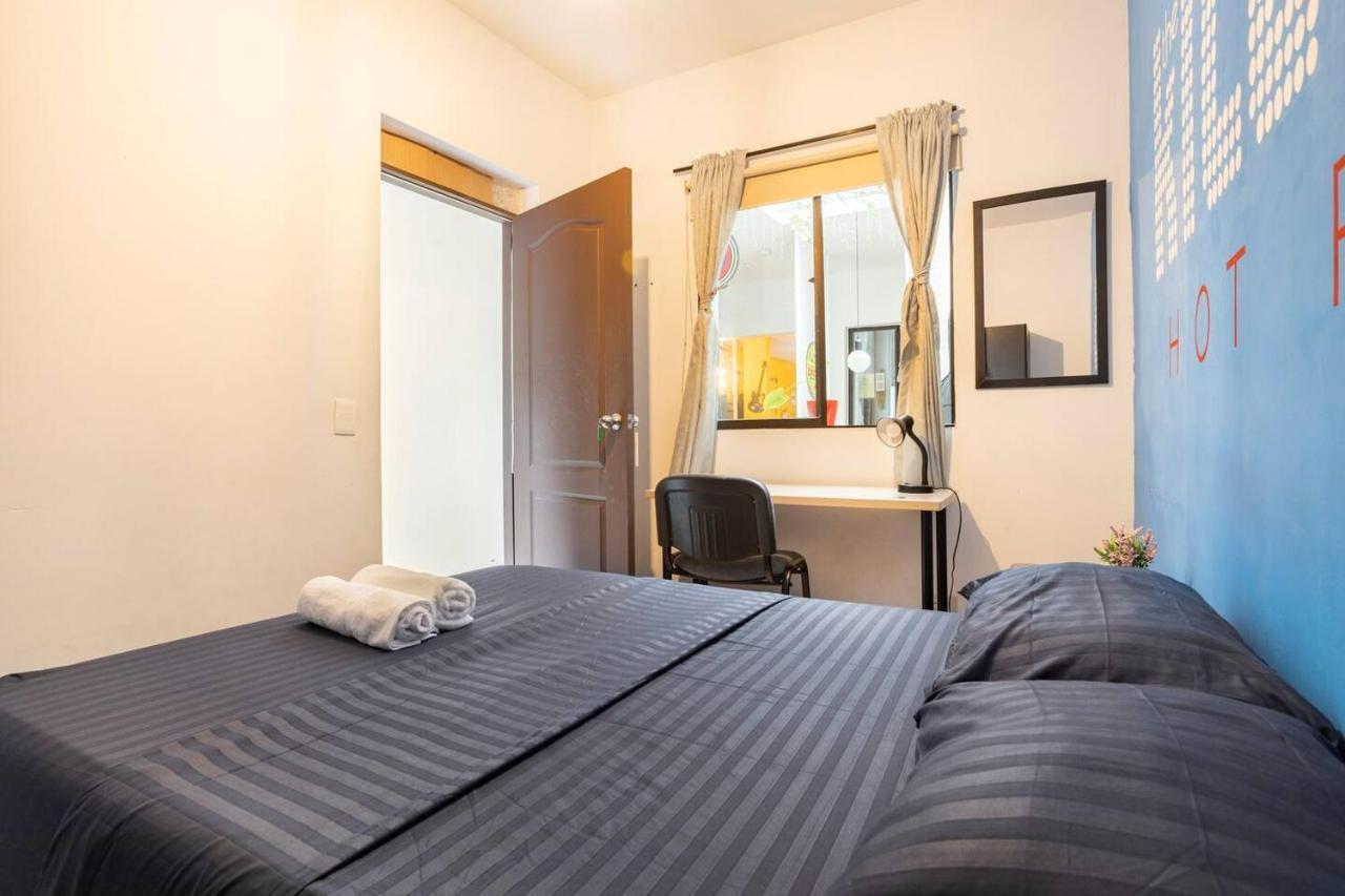 Casa Clandestina Guest House Меделин Екстериор снимка