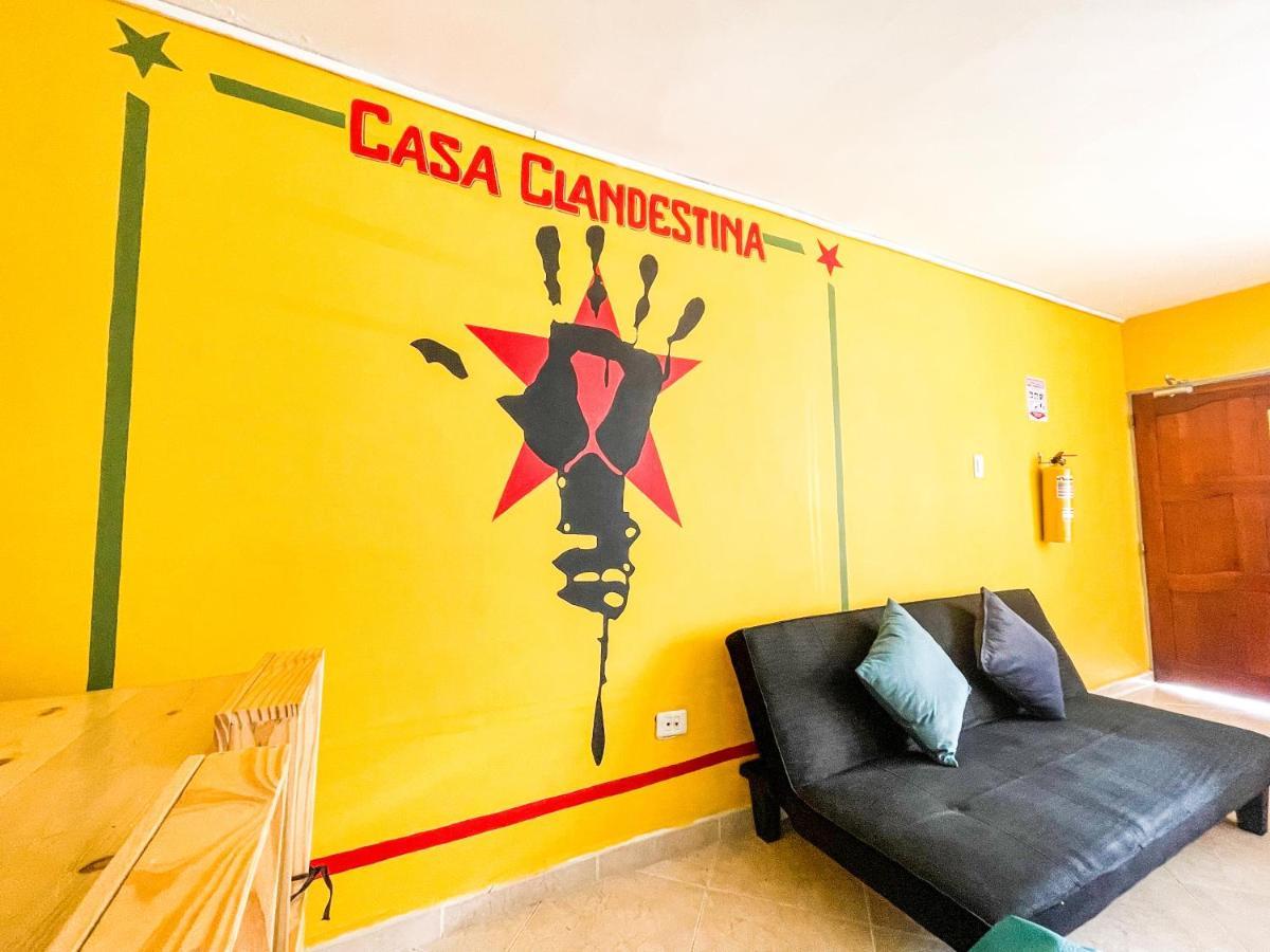 Casa Clandestina Guest House Меделин Екстериор снимка